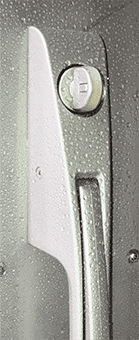 国内自社工場で過酷な環境を再現の写真4